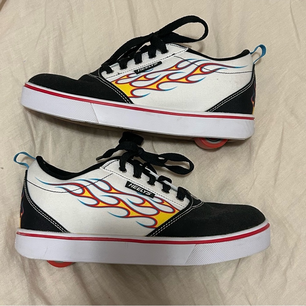 Adult Heelys Flame Sneakers